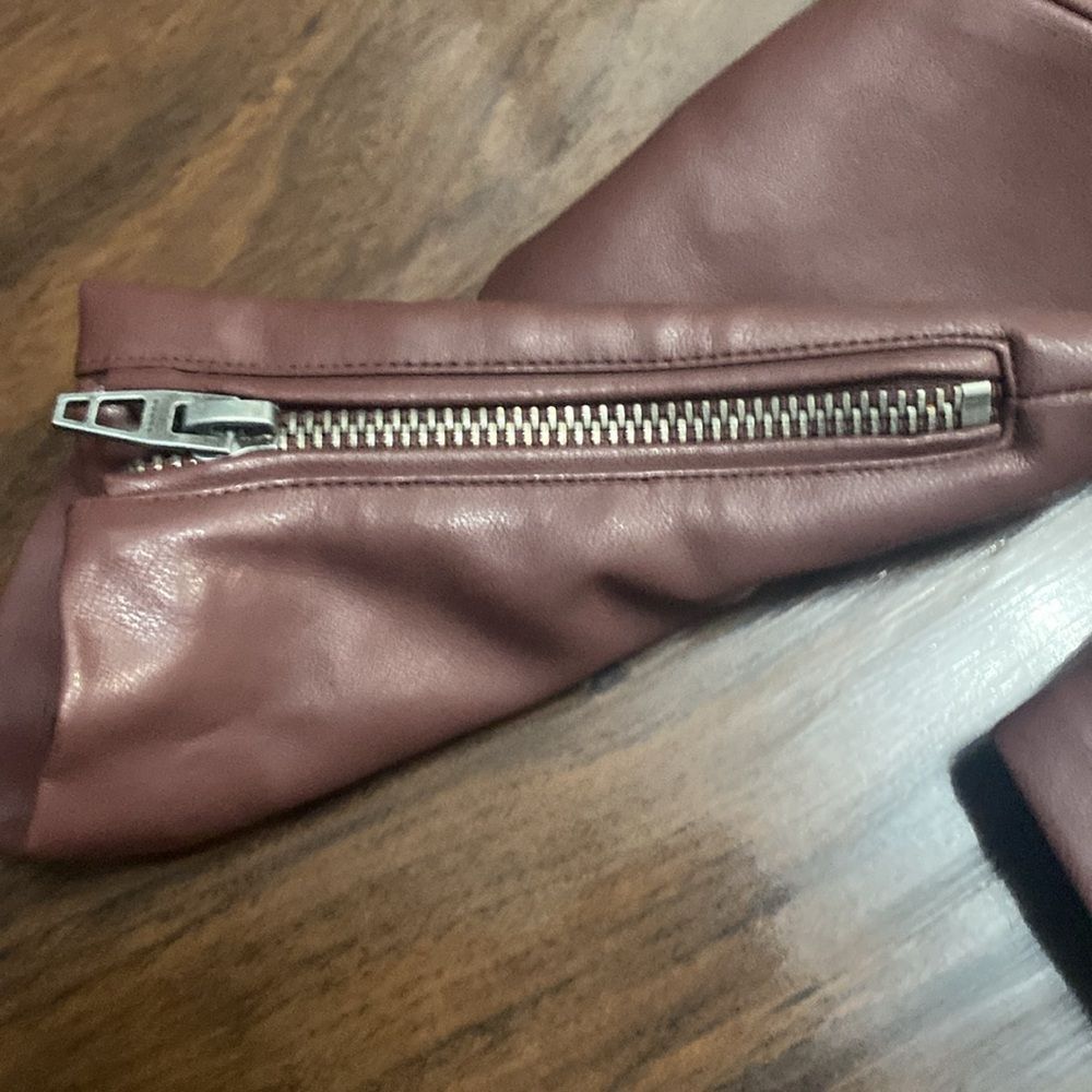 Blank NYC Faux Leather crop Head over Heels Moto Jacket Maroon/ Burgundy - Picture 4 of 5